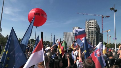 Droit d'auteur en ligne : pro et anti-GAFA affûtent leurs armes