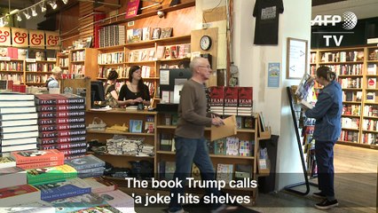 Readers buy copies of Woodward's 'Fear' in Washington, DC