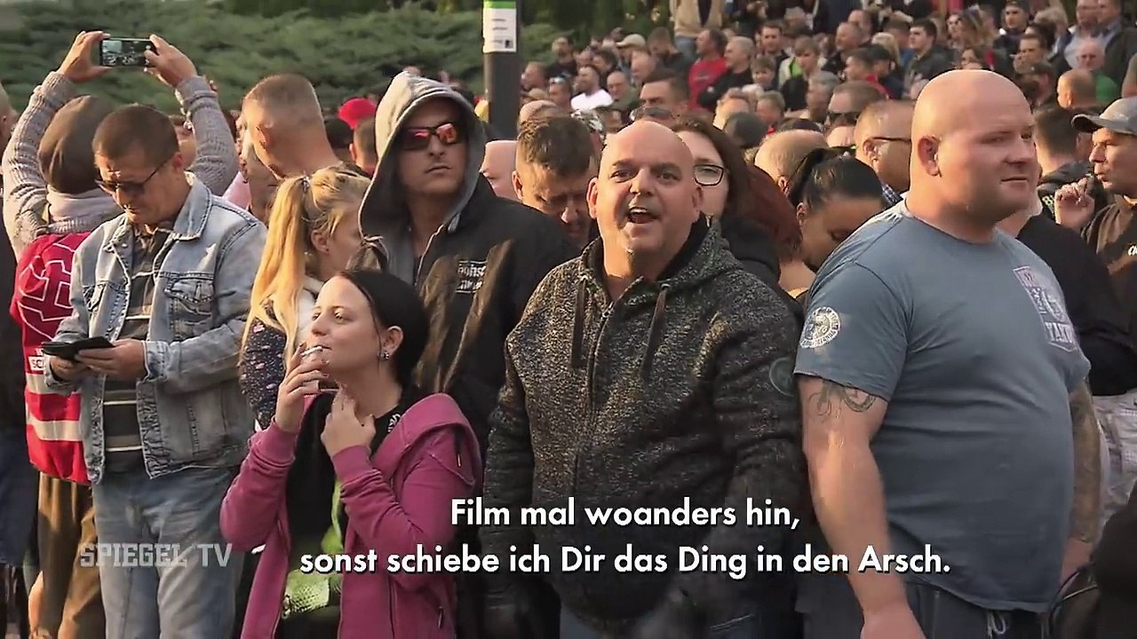 Hitlergrüße unterm Karl-Marx-Denkmal: Die Hintermänner der Chemnitz-Krawalle