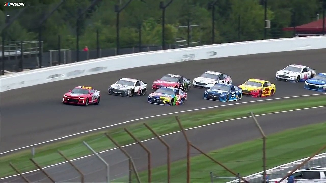 Kyle Busch gives Dale Jr. a bump in pace car