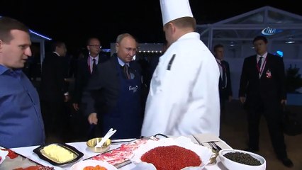 Putin ve Şi Cinping krep hazırladı