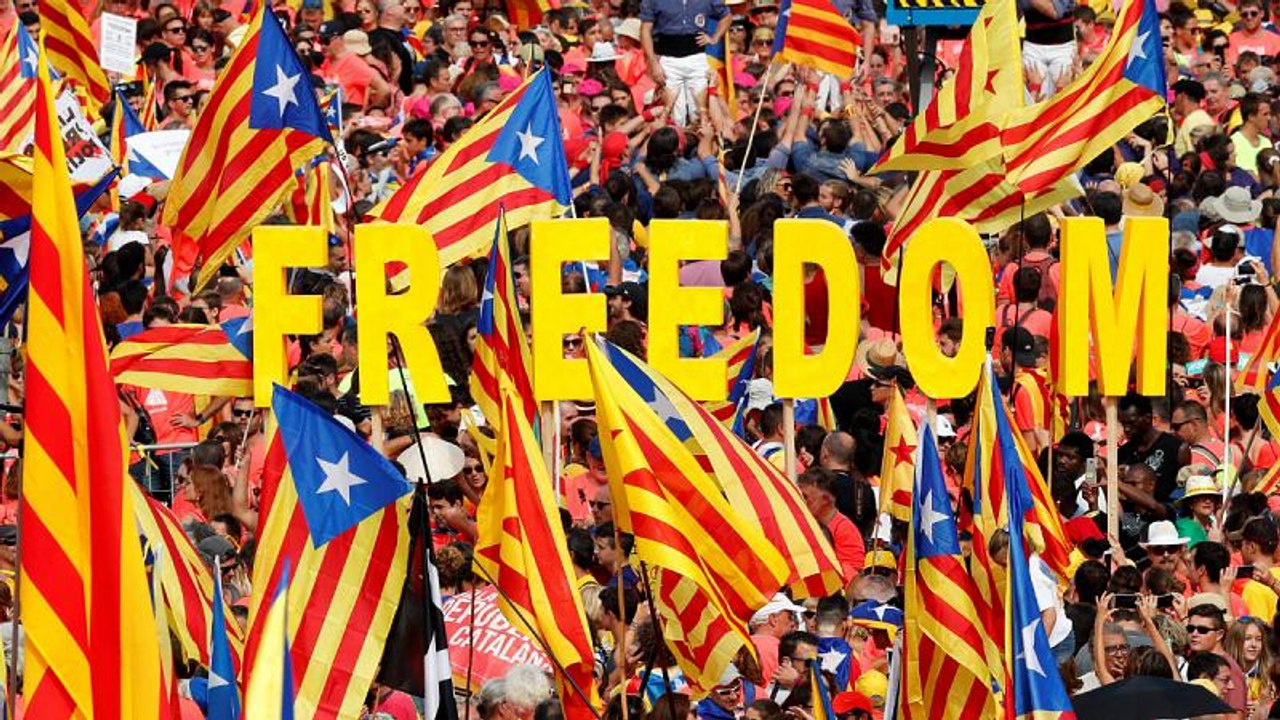 Katalanischer Nationalfeiertag: Massendemo in Barcelona