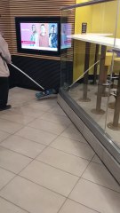 Rat on the Loose in Fast Food Restaurant