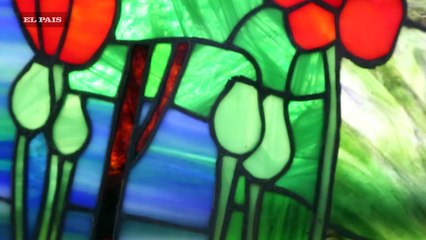 Conocé la historia de Carlos Bolatti, uno de las pocas personas que trabaja en Uruguay reparando y confeccionando vitrales. Su taller, ubicado en el Cerro, ates