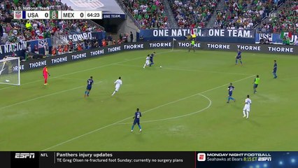 Matt Miazga with a bizarre confrontation vs Mexico!
