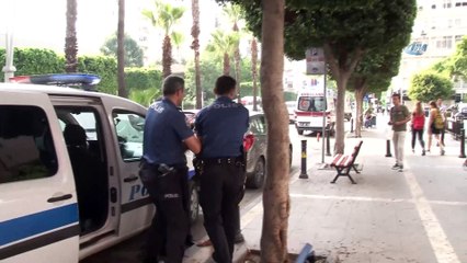 Uyuşturucu kullandığı öne sürülen genç kız ortalığı birbirine kattı