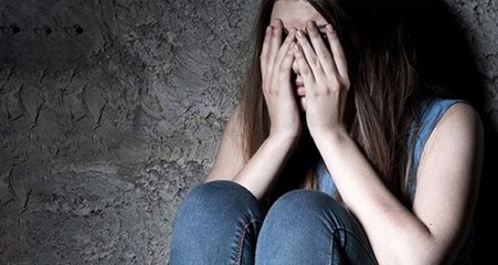 Uşak'ta, Mahallede Çırılçıplak Gezen Saldırgan 14 Yaşındaki Kız Çocuğunu Kucaklarken Yakalandı