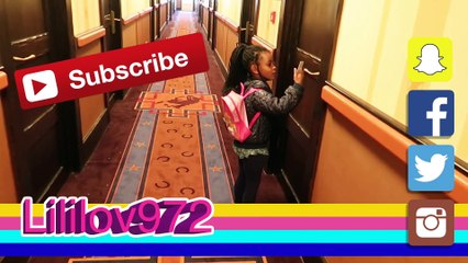 MAELLIA FAIT LE ROOM TOUR DE NOTRE CHAMBRE D' HOTEL ( Cheyenne Disneyland Paris )