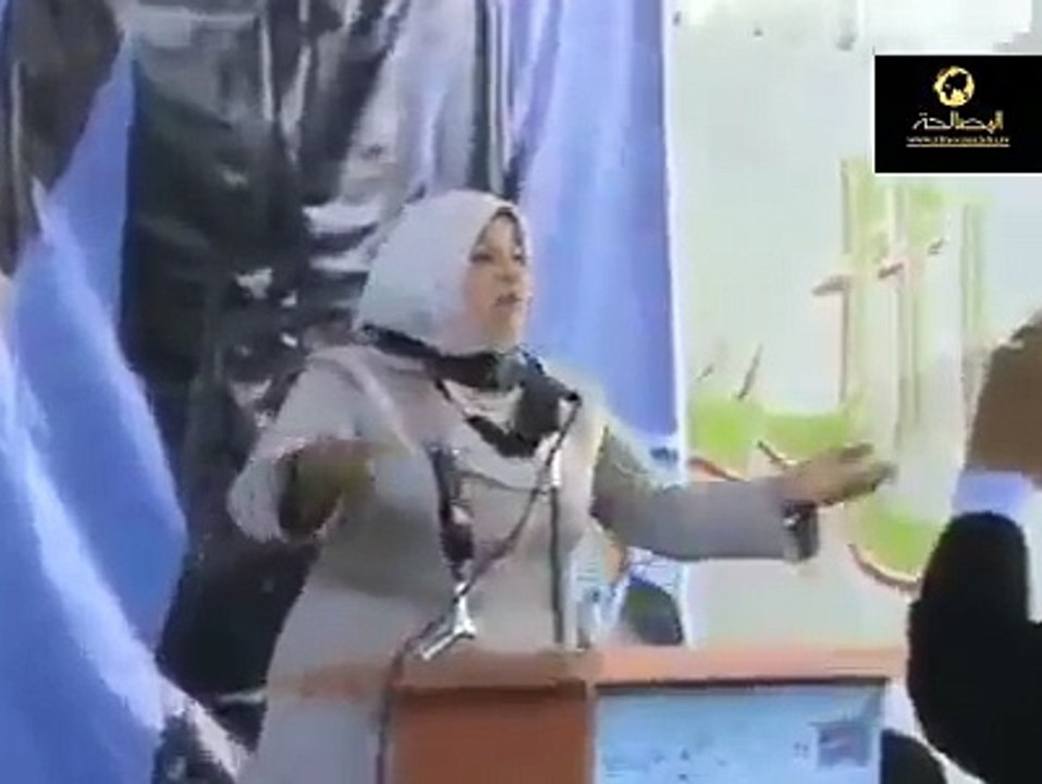 Regardez comment Naïma Salhi a maudit Bouteflika et comment elle est devenue...