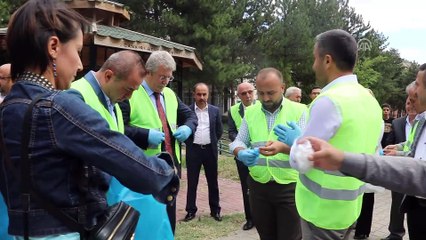 Gelinlik ve damatlıkla çöp topladılar - ÇANKIRI