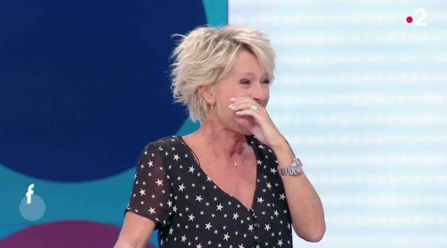 Le fou rire incontrôlable de Sophie Davant - ZAPPING TÉLÉ DU 12/09/2018