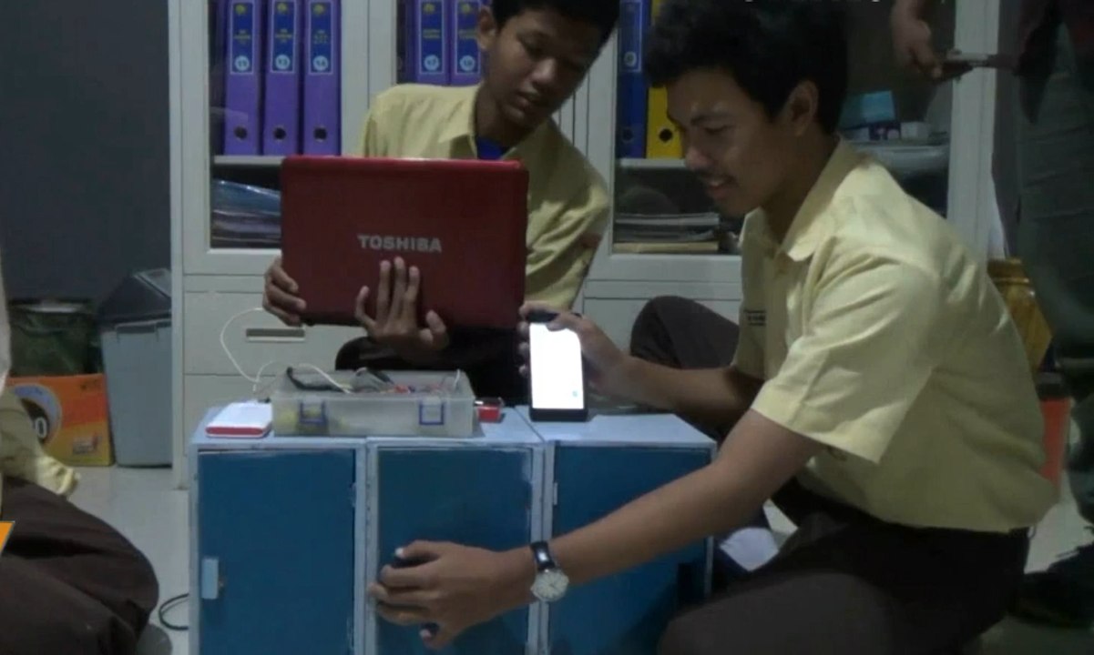 Siswa SMA Ciptakan Loker Anti Maling Berbasis Android