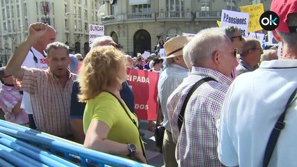 Pensionistas se concentran en el Congreso de los Diputados