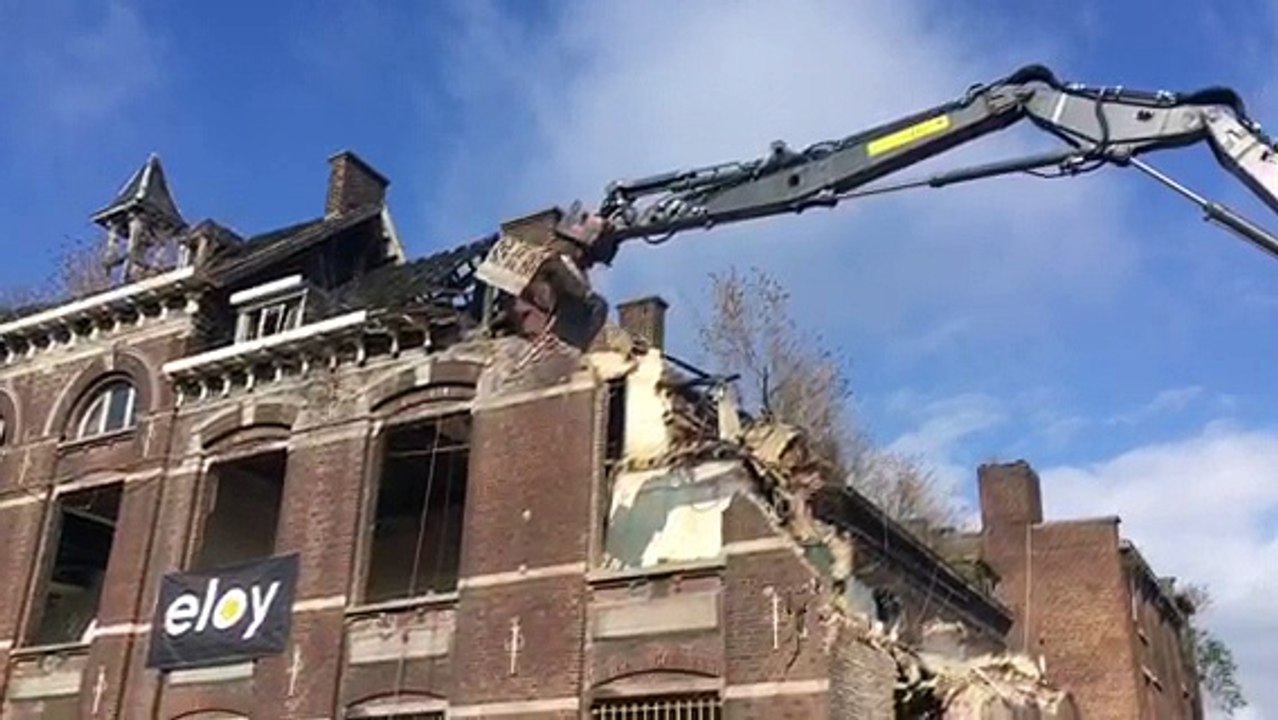 Ce mercredi 12 septembre 2018, début de la destruction de l'ancienne Garenne, à Charleroi.