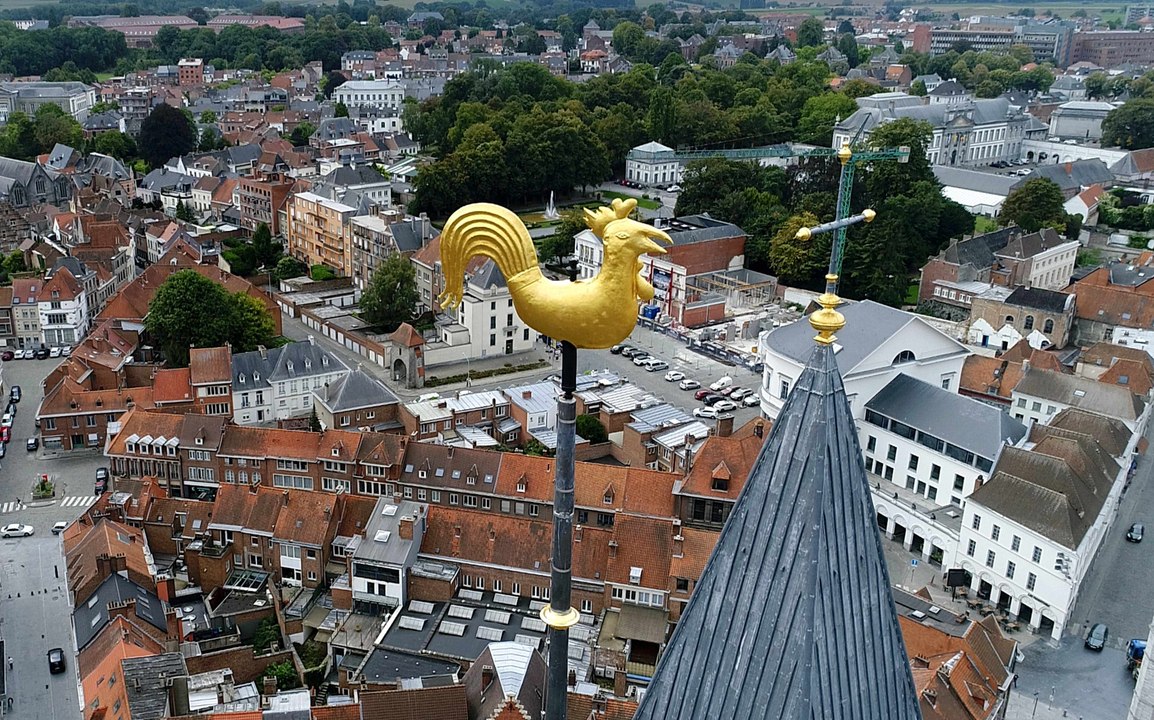 Coq au vent au sommet de la Cathédrale