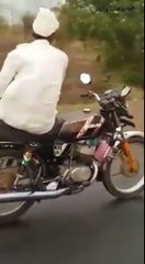 Moto en pilotage automatique