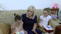 Report Tv-Erion Veliaj,Lindita Nikolla dhe  Ogerta Manastirliu shperndajn libra falas