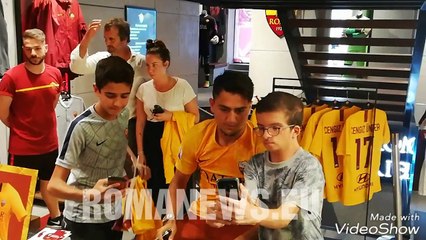 Cengiz Under al Roma Store a Via del Corso