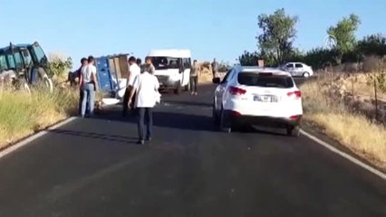 Siirt'te Traktör Römorku Devrildi: 5 Yaralı