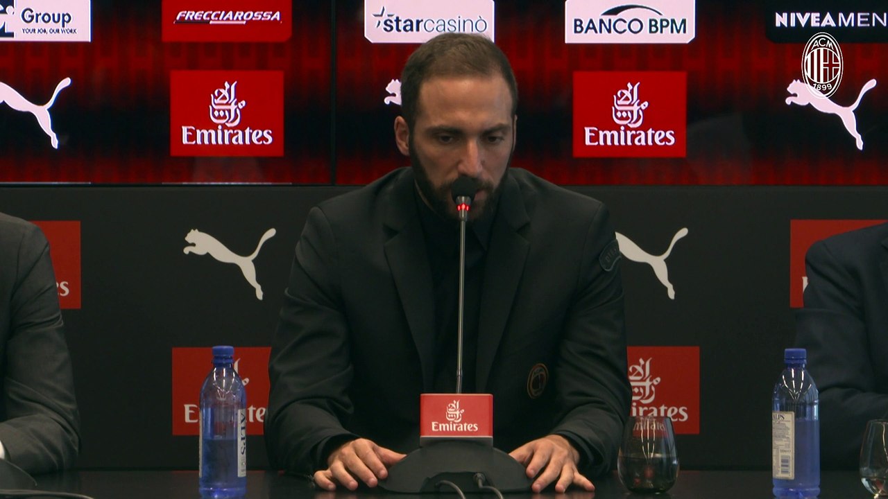 Higuain:"Voglio riportare in alto il Milan"