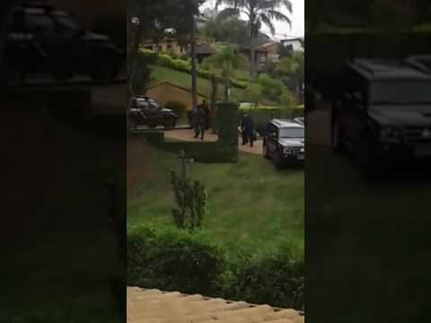 Momento da prisão de Andrea Neves é gravada no celular de vizinhos