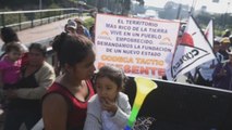 Guatemaltecos salen a las calles y piden renuncia del presidente Morales
