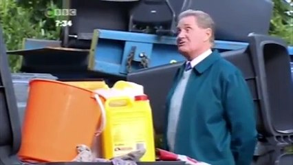 ChuckleVision - S15, E15: War of the Hoses