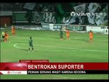 Suporter Bentrok, Pemain Keroyok Wasit