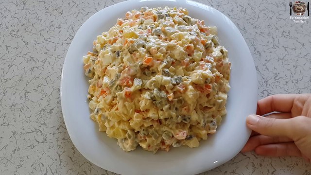 Rus Salatası Tarifi - Ev Yemekleri Tarifleri