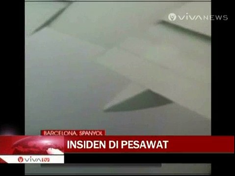 Api Keluar Dari Sayap Pesawat Setelah Lepas Landas