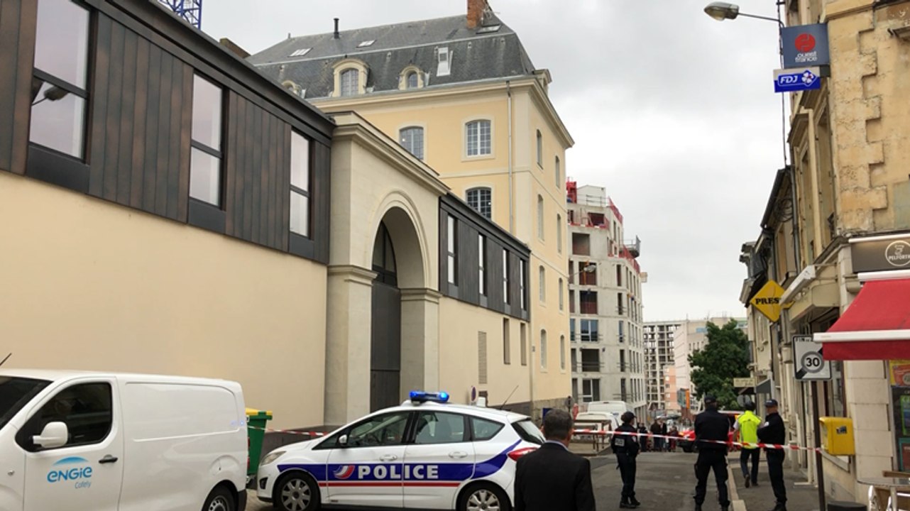 Deux femmes dans une grue dénoncent la situation de leurs enfants handicapés