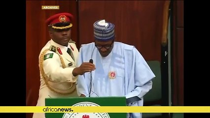 Nigeria's 2019 polls: Buhari submits party forms, slams PDP's 16 years