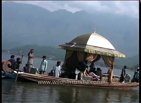 Film director Akbar Khan on location for Taj Mahal