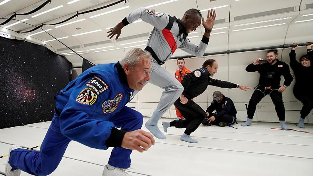 Video - 'Dünyanın en hızlı adamı' Usain Bolt sıfır yer çekimine meydan okudu