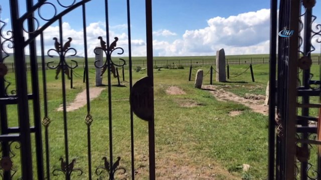 - Türkiye Ata Mirasına Sahip Çıkıyor- TİKA'nın Çevre Düzenlemesini Yaptığı Anıtlar, Özellikle Bölgedeki Türkler Tarafından İlgi Görüyor