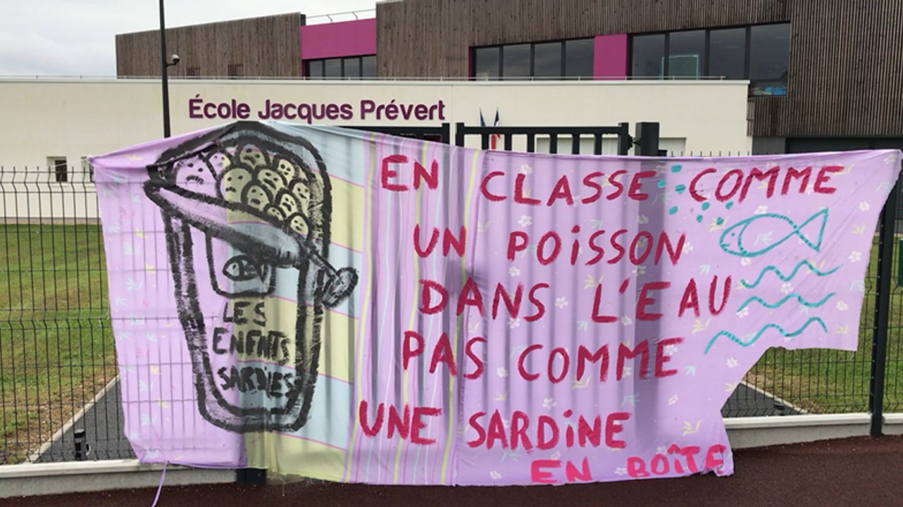 Les parents d’élèves bloquent l’école