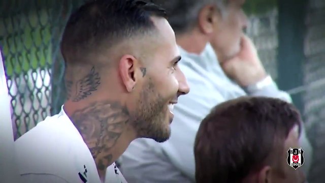 VÍDEO: colegas do Besiktas tentam trivela, até que surge Quaresma
