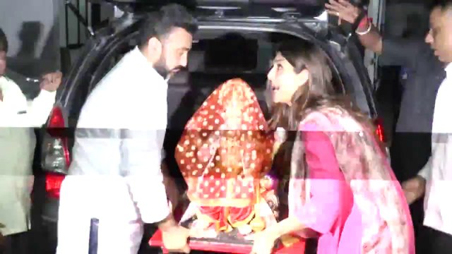 Shilpa Shetty's Crazy Dance During Ganpati Celebrations At Her Home