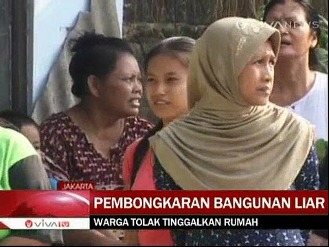 Satpol PP Bongkar Paksa Puluhan Rumah Warga di Kalibaru