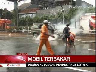Minibus Terbakar di Tol Dalam Kota, Arus Jalan Gatot Subroto Macet Panjang