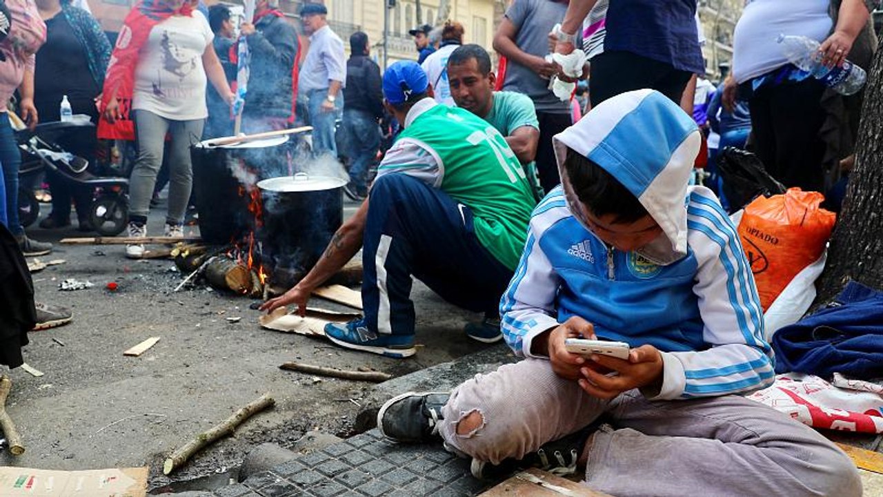 Argentinien 'kurz vor dem Kollaps': Proteste gegen Sparpolitik