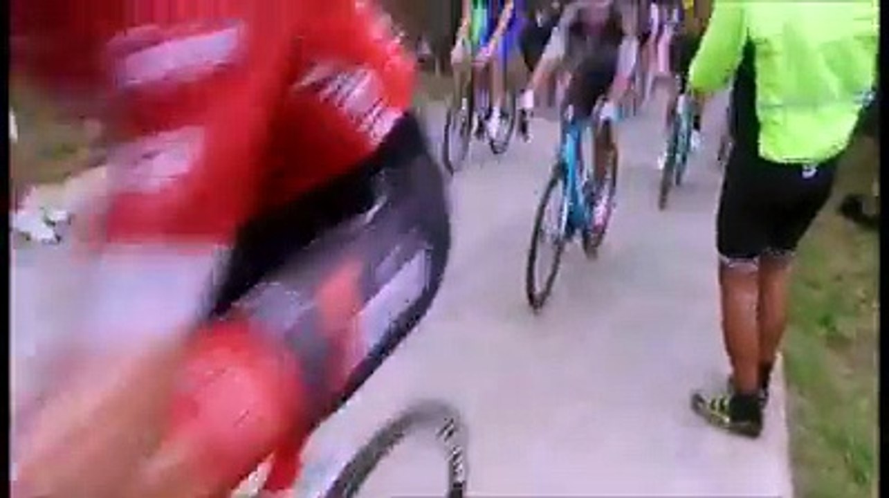 Peter Sagan a sacar cavalo numa subida com inclinação de 24%