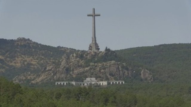 El Congreso aprueba la exhumación de los restos de Franco