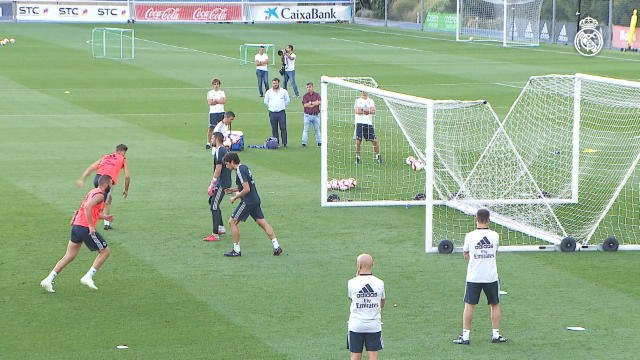 Real Madrid - Benzema, Mariano et Vinicius régalent à l'entraînement