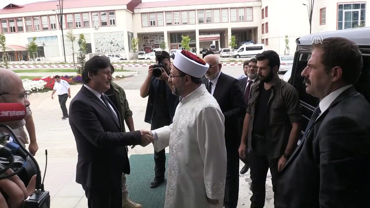 Diyanet İşleri Başkanı Erbaş: 'Medrese akademiden, akademi medreseden istifade etsin' - BİTLİS