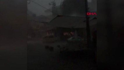 Kastamonu'da Dolu Yağışı Araçlar ve Evlerin Camlarını Kırdı, Elektrik Kesintisi Yaşandı