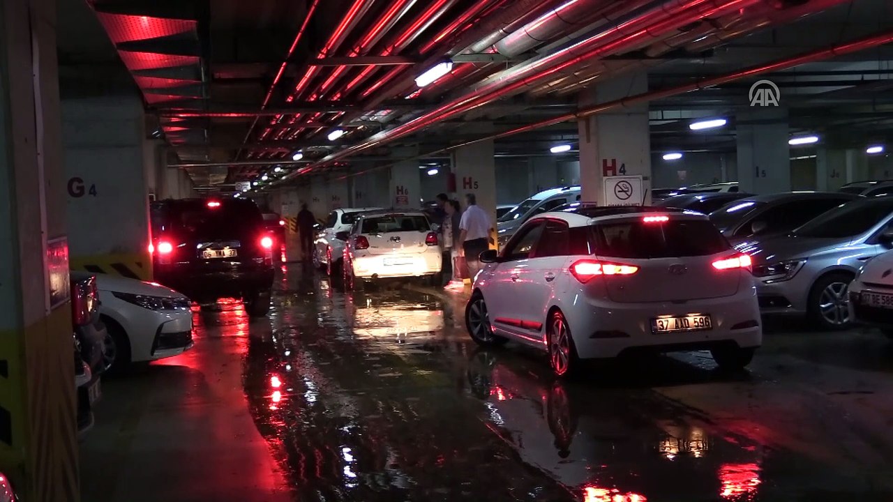 Ceviz büyüklüğündeki dolu araçlarda hasara neden oldu - KASTAMONU