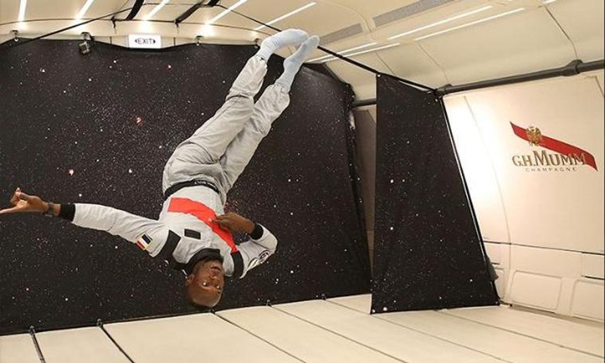 Usain Bolt bu kez yer çekimine meydan okudu