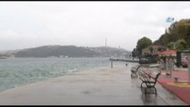 İstanbul Boğazı'nda yağış etkisini göstermeye başladı