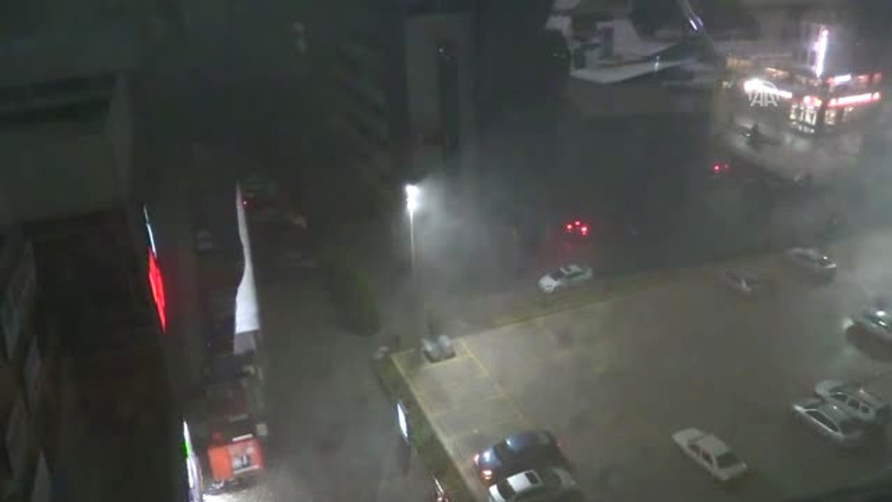 Ceviz Büyüklüğündeki Dolu Araçlarda Hasara Neden Oldu